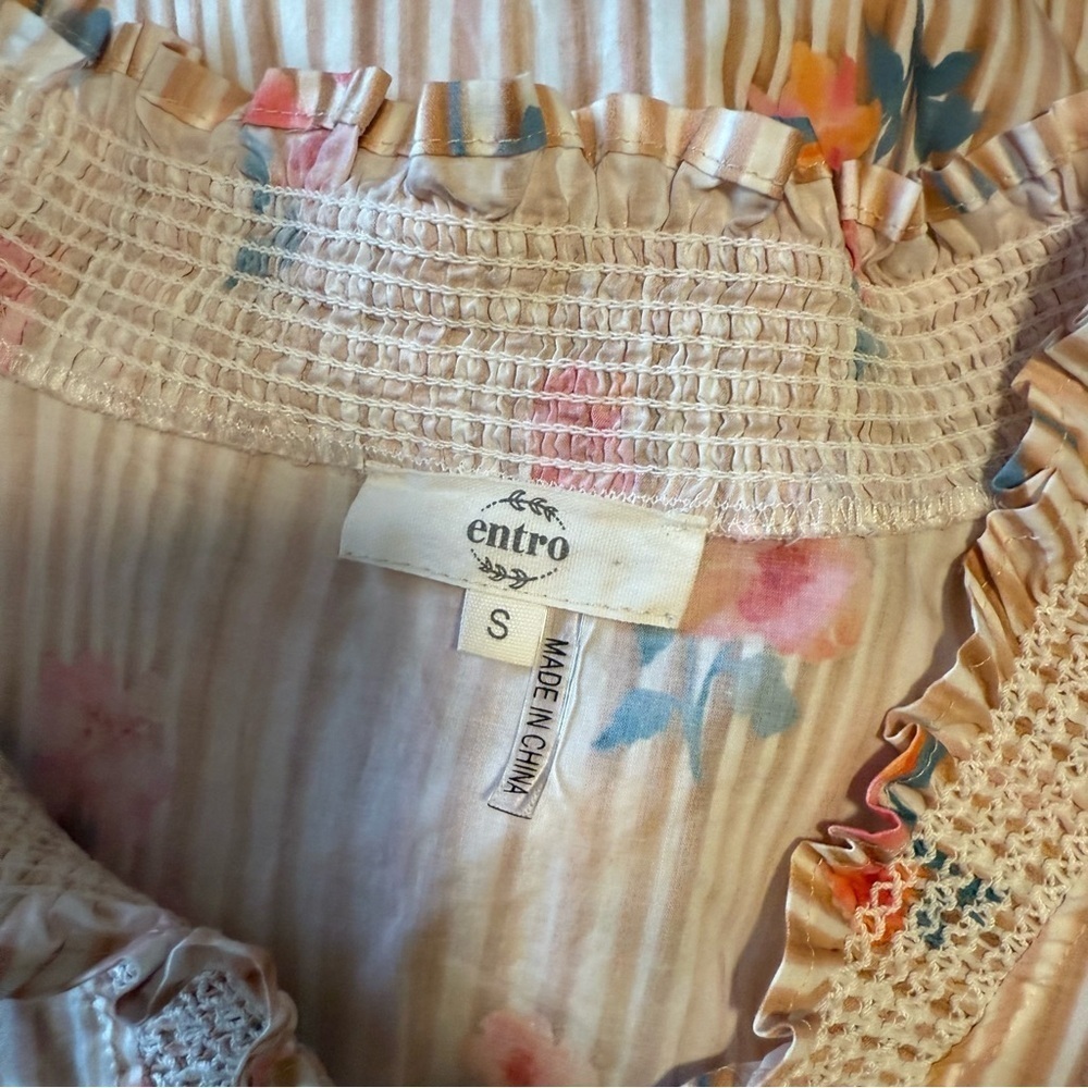 NWOT Entro Boutique Striped and Floral Ruffle Blouse - Picture 6 of 6